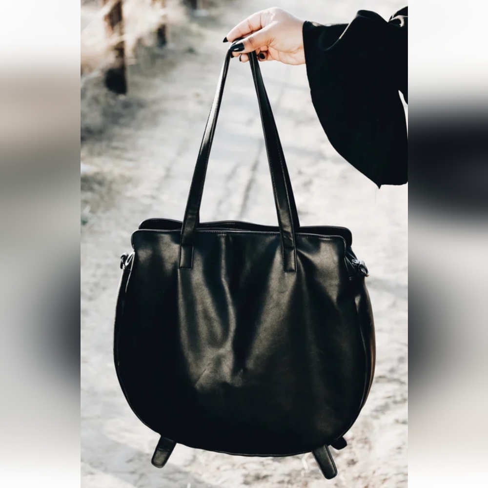 Cauldron Tote from The Beheaded✨️ Witchy!